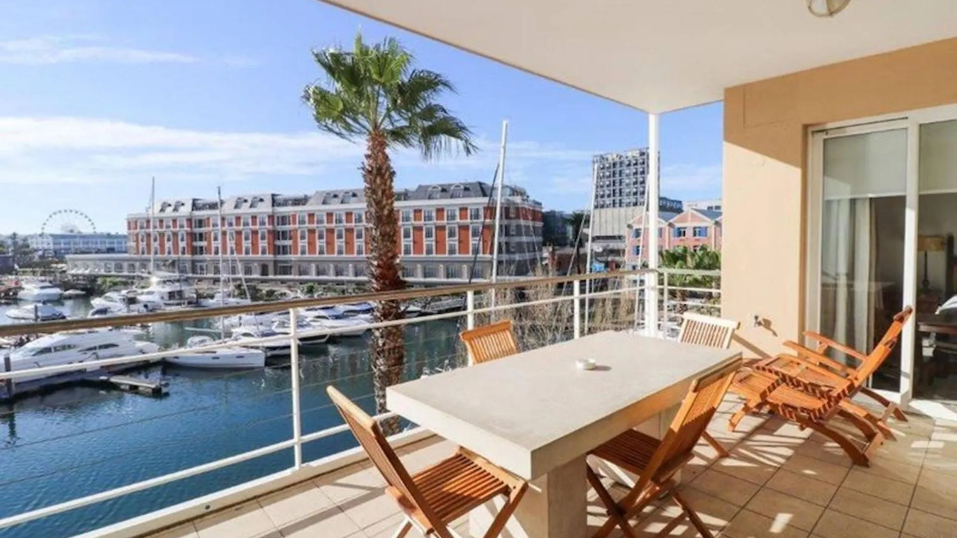 Va Waterfront - The No1 Location In Cape Town contacts